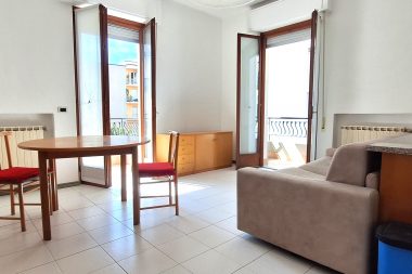 Bilocale Arredato con Box in Affitto Residenziale - Albenga a  per 570